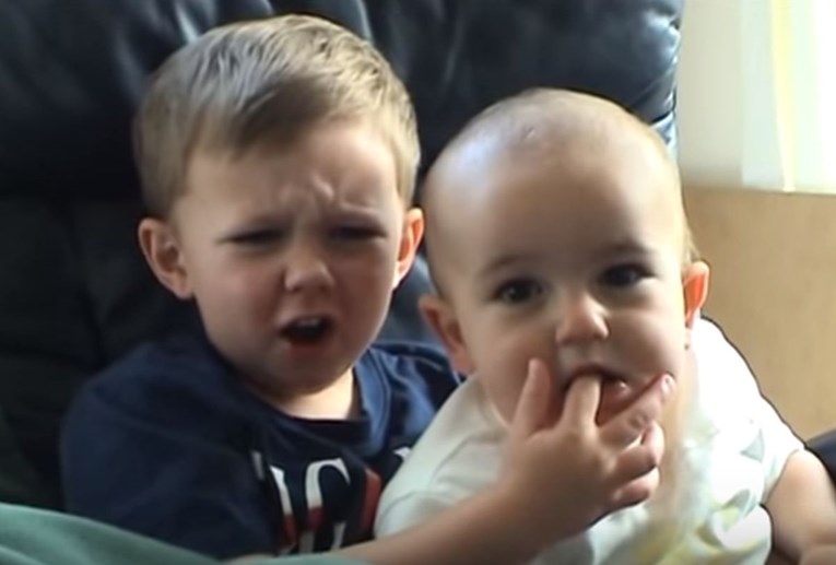 VIDEO Sjećate se viralnog hita "Charlie bit my finger"? Evo kako danas izgledaju urnebesni klinci