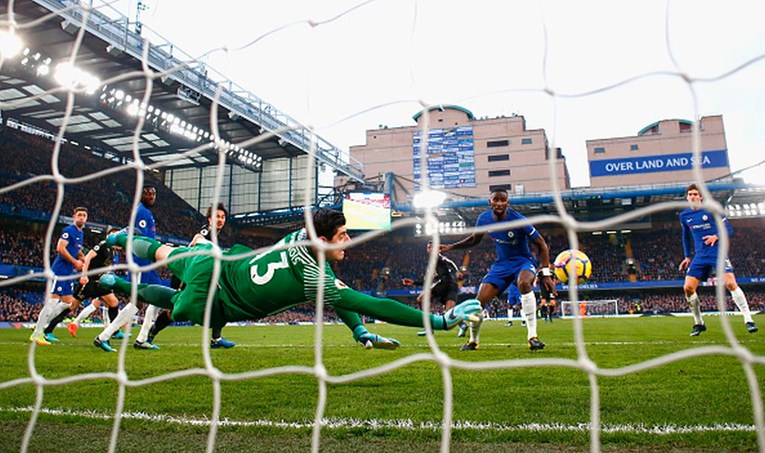 Leicester remizirao kod Chelseaja, Pardew pobijedio nakon devet kola