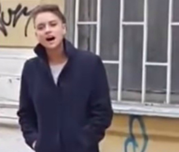 Nepoznata umjetnica oduševila prolaznike u Sarajevu nevjerojatnom izvedbom operne arije