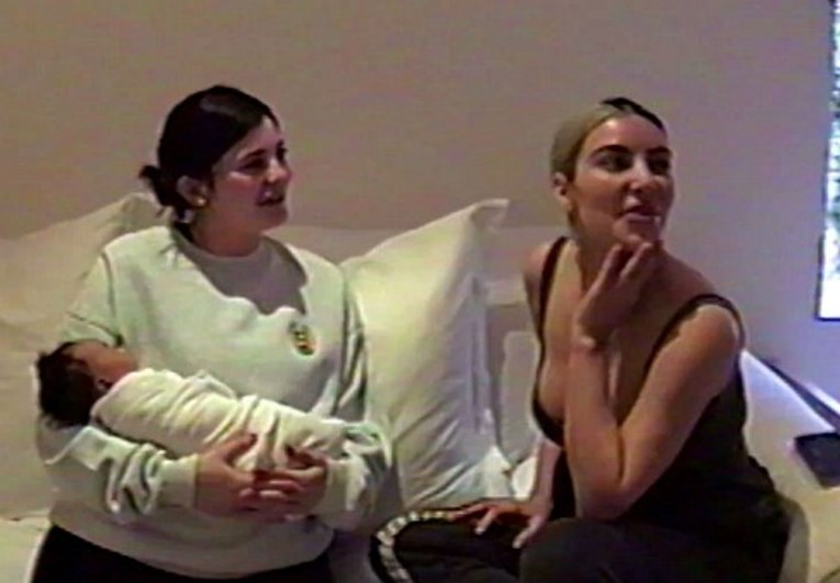 Znatiželjna javnost napokon može vidjeti kako izgleda treća beba Kim i Kanyea