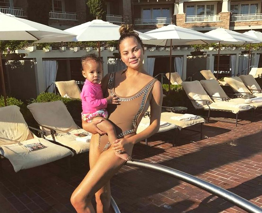 Tvitovi s kojima je Chrissy dokazala da je najjača celeb mama