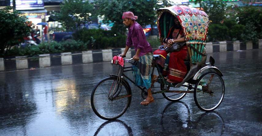U Bangladešu zbog prolaska ciklona evakuirano 300.000 osoba