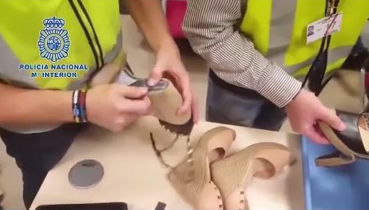 VIDEO Uništili "najskuplje cipele na svijetu", a ono što su pronašli u potplatima šokiralo je internet