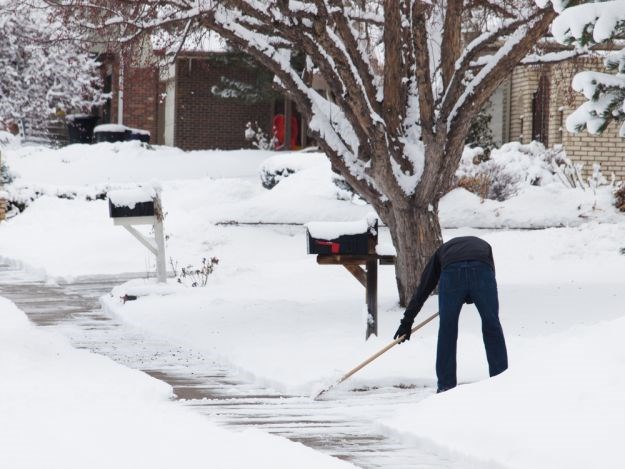 Ne želite očistiti snijeg ispred vlastitih vrata? Evo koliko ćete platiti za lijenost