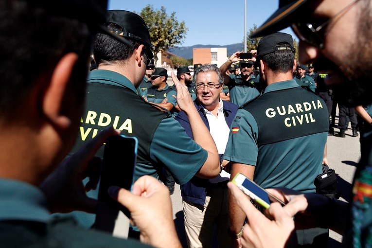 Španjolska civilna garda upala u postaju katalonske policije, traži dokaze iz dana referenduma