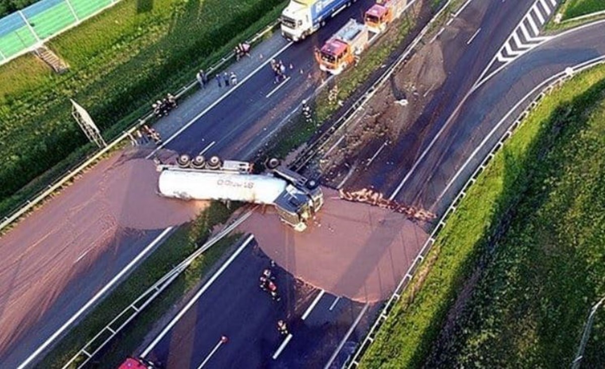 Bože, ima li te: Na autocesti se prolilo 15 tona tekuće čokolade