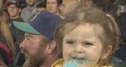 VIDEO Morate vidjeti kako je djevojčica sa šećernom vunom postala glavna zvijezda jedne utakmice