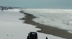 VIDEO Crnogorci smislili genijalan način da se zabave na snijegom prekrivenoj plaži