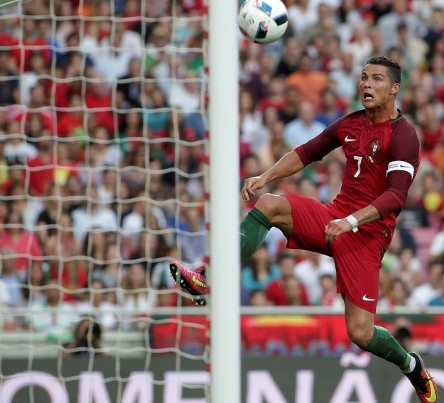 Ronaldo lovi rekorde Thurama i Platinija, Zlatan mu može pokvariti plan