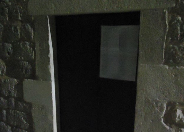 FOTO Na vratima crkve koja je ugostila ratnog zločinca Kordića osvanuo popis njegovih žrtava