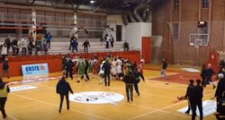 Cijela dvorana tukla se na utakmici u Crnoj Gori, igrač pao u nesvijest
