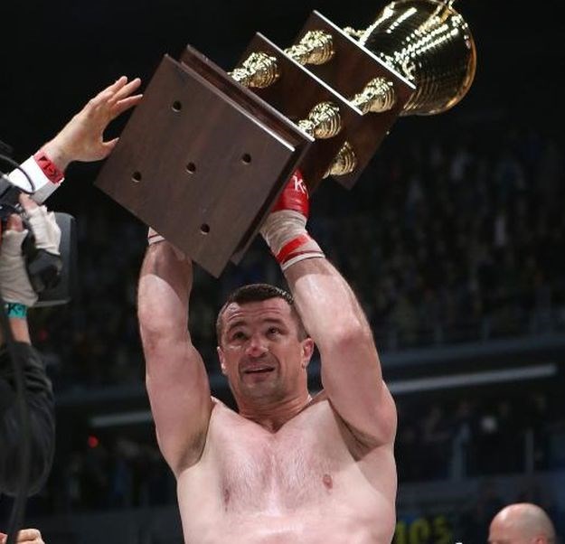 NEUNIŠTIV Cro Cop dokrajčio Iranca za dvije minute i u 42. godini ispisao povijest!