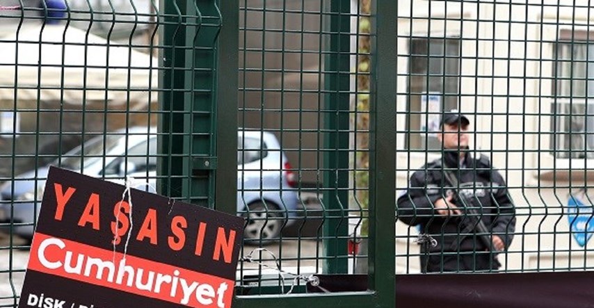 Turska osudila 14 novinara oporbenog lista na zatvor zbog terorizma