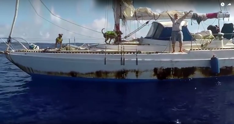 Dvije žene spašene nakon što su pet mjeseci plutale Pacifikom, pogledajte snimku