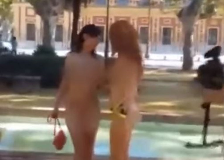 VIDEO Potpuno gole snimale pornić na trgu pred djecom, policija ih traži (18+)
