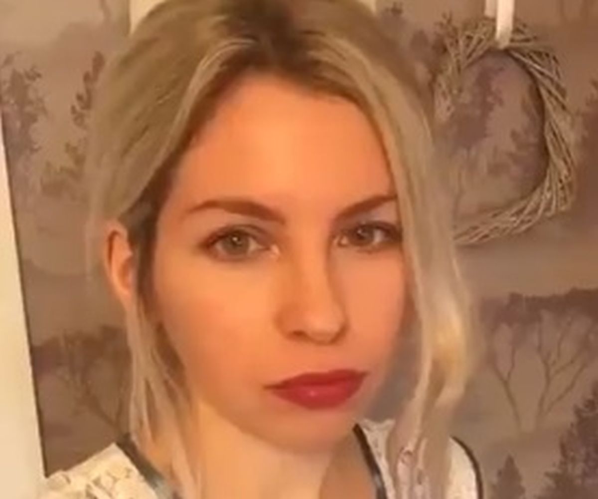 Pristala odjenuti što god joj mama pokloni za Božić, pao joj mrak na oči kad je vidjela dar