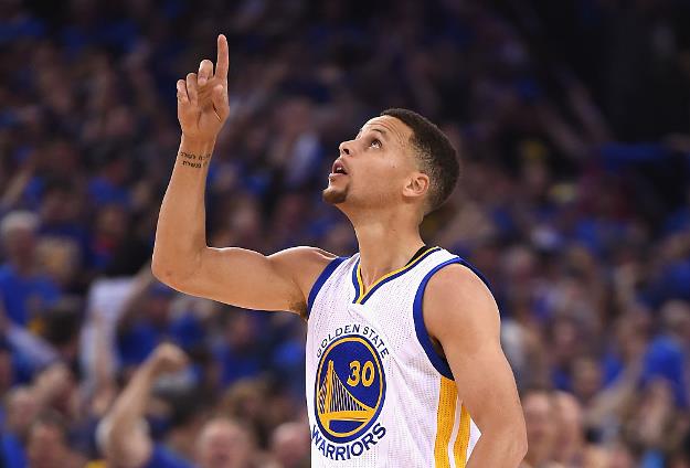 Curry se vratio i s 40 koševa odveo Ratnike nadomak finala Zapada