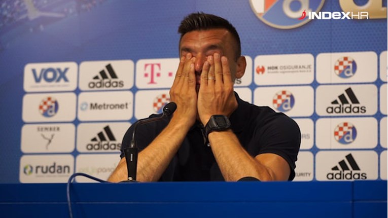 POGLEDAJTE KAKO SE TRENER DINAMA RASPLAKAO NA PRESICI "Ovo je Dinamo"