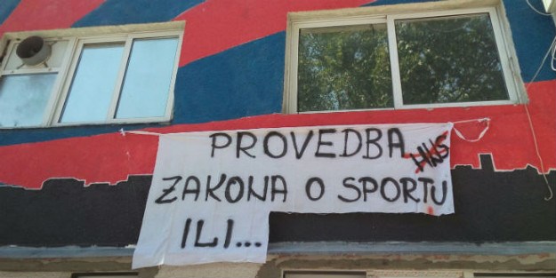 Torcida: HDZ banditi - sramota hrvatskog nogometa, SDP - lijena populistička srala