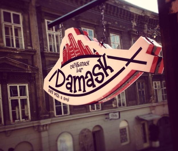 U Zagrebu otvoren kafić u kojem možete čitati o demonima i masonima, a osoblje vas čeka s molitvom