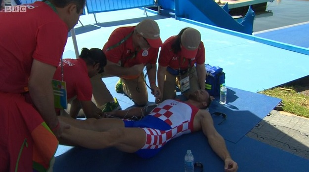 FOTO Cijena srebra: Iscrpljenom Damiru Martinu pružali pomoć nakon utrke