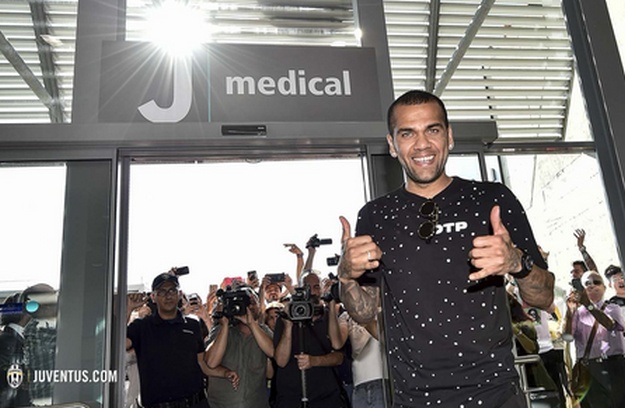 Dani Alves potpisao za Juventus