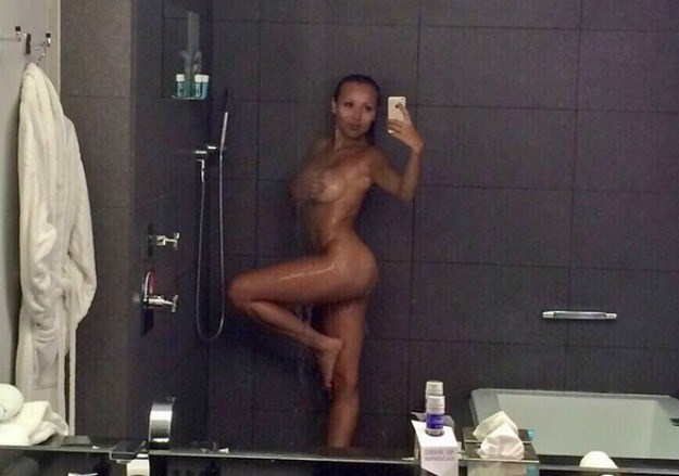 Gola i mokra: Playboyeva zečica objavila seksi fotku u inat žiriju koji je nije izabrao za najbolju