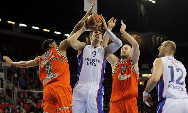 Efes došao do bitne pobjede, sjajni Šarić ubacio 14 poena