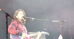 Dave Grohl slomio nogu na nastupu, otišao po gips pa se vratio završiti koncert