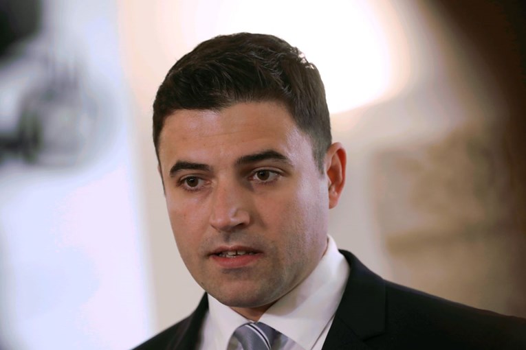 Bernardić: Ministrica Dalić je hodajući sukob interesa, to je svima jasno