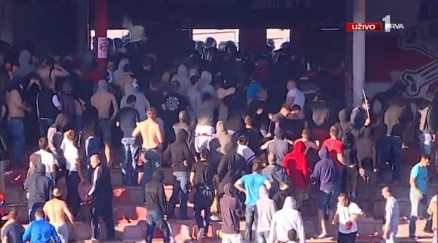 Više od 50 ozlijeđenih u tučnjavi Delija, Grobara i policije: "Bruka i sramota srpskog nogometa"