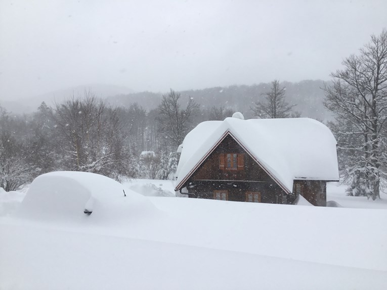 FOTO Snijeg zabijelio Hrvatsku, pogledajte najljepše fotke iz svih dijelova zemlje