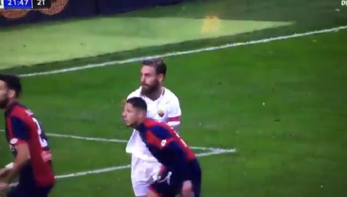 OVO JE PRAVA "ZIDARSKA" De Rossi vukao protivnika, ošamario ga, skrivio penal i dobio crveni karton