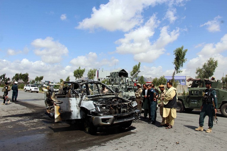 Bombaš samoubojica se raznio kod džamije u Afganistanu, poginulo 11 djece