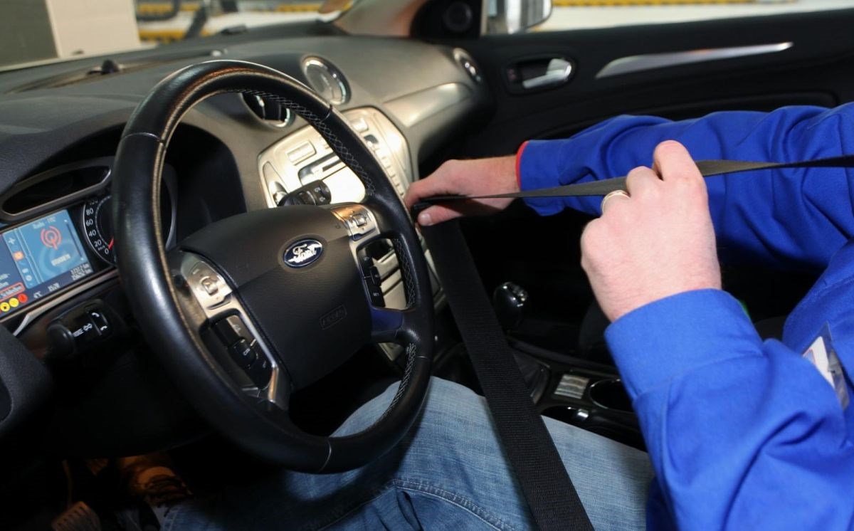 Policija upozorila: Nevezani putnici i vozači u autu lakše postaju žrtve u sudaru