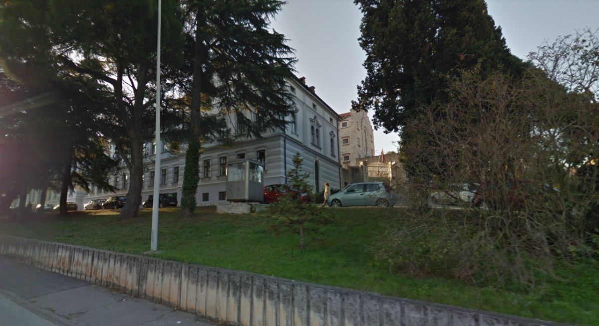 Pravosudni policajac pokušao pregaziti upravitelja pulskog zatvora