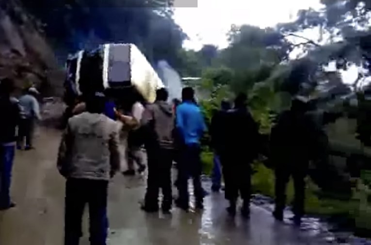 Autobus pao u provaliju na Filipinima, najmanje 19 mrtvih