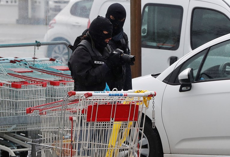 Agenti pronašli terorističko oružje u francuskom supermarketu