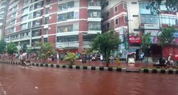 VIDEO Zbog obilnih kiša i žrtvovanja životinja ulicama Dhake teku rijeke krvi