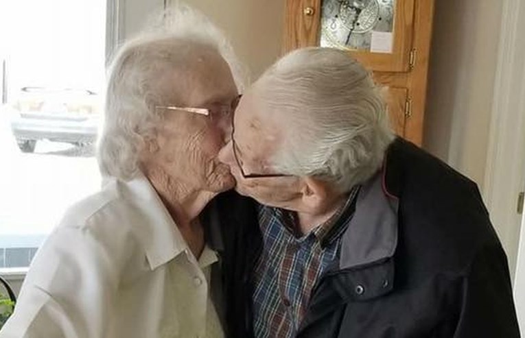 Bračni par proveo zajedno 73 godine, a sad ih žele razdvojiti: "Ovo nam je najgori Božić ikad"