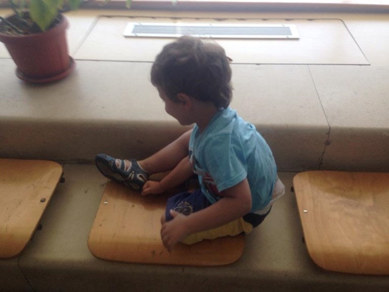 Zaštitar istjerao dijete s posebnim potrebama iz Jadrolinije u Splitu