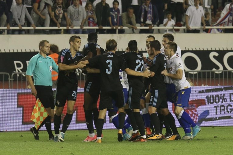 POGLEDAJTE KAOS U ZADNJIM MINUTAMA Igrači se potukli, je li Hajduk oštećen za penal?