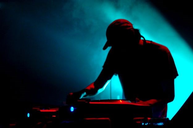 Policija kazneno prijavila riječkog DJ-a: Oštetio je ZAMP za više desetak tisuća kuna