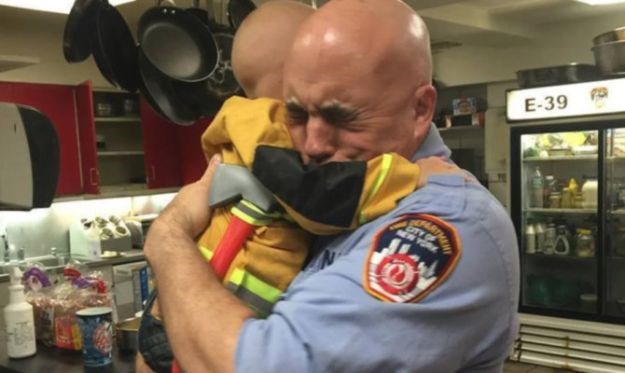 Hrabri mali borac: Teško bolesnom dječaku vatrogasci ispunili životni san