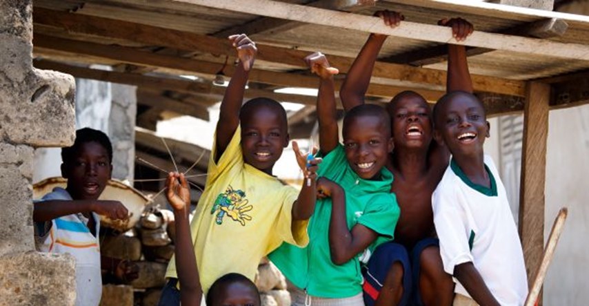 Amnesty International: Djeca u Kongu kopaju kobalt za pametne telefone