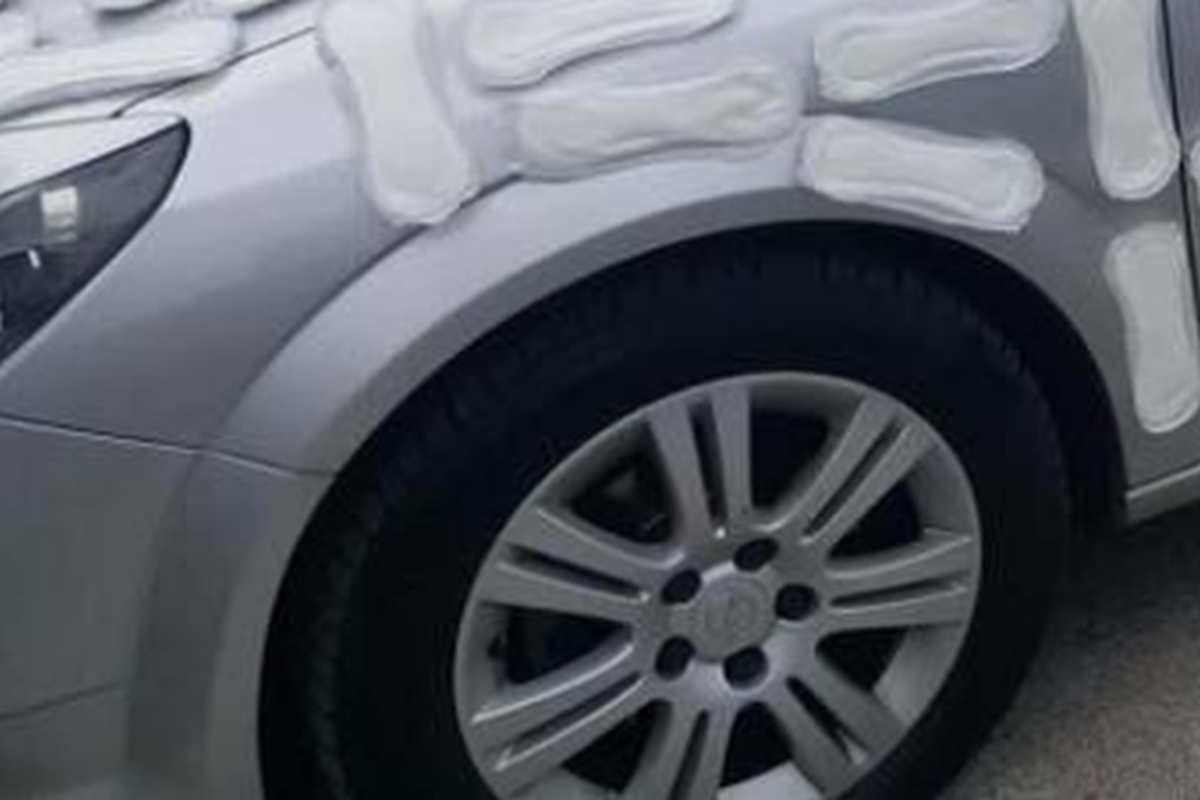 FOTO Splićanina dočekao nesvakidašnji izljev ljubavi na automobilu: "Krvavo ga voli"