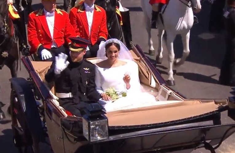 Moderno kraljevsko vjenčanje: Princ Harry i Meghan Markle vjenčali se okruženi mnoštvom zvijezda