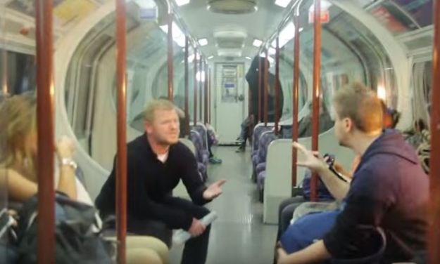 Video: Agresivac napao dojilju u podzemnoj, reakcija ostalih putnika uljepšat će vam dan