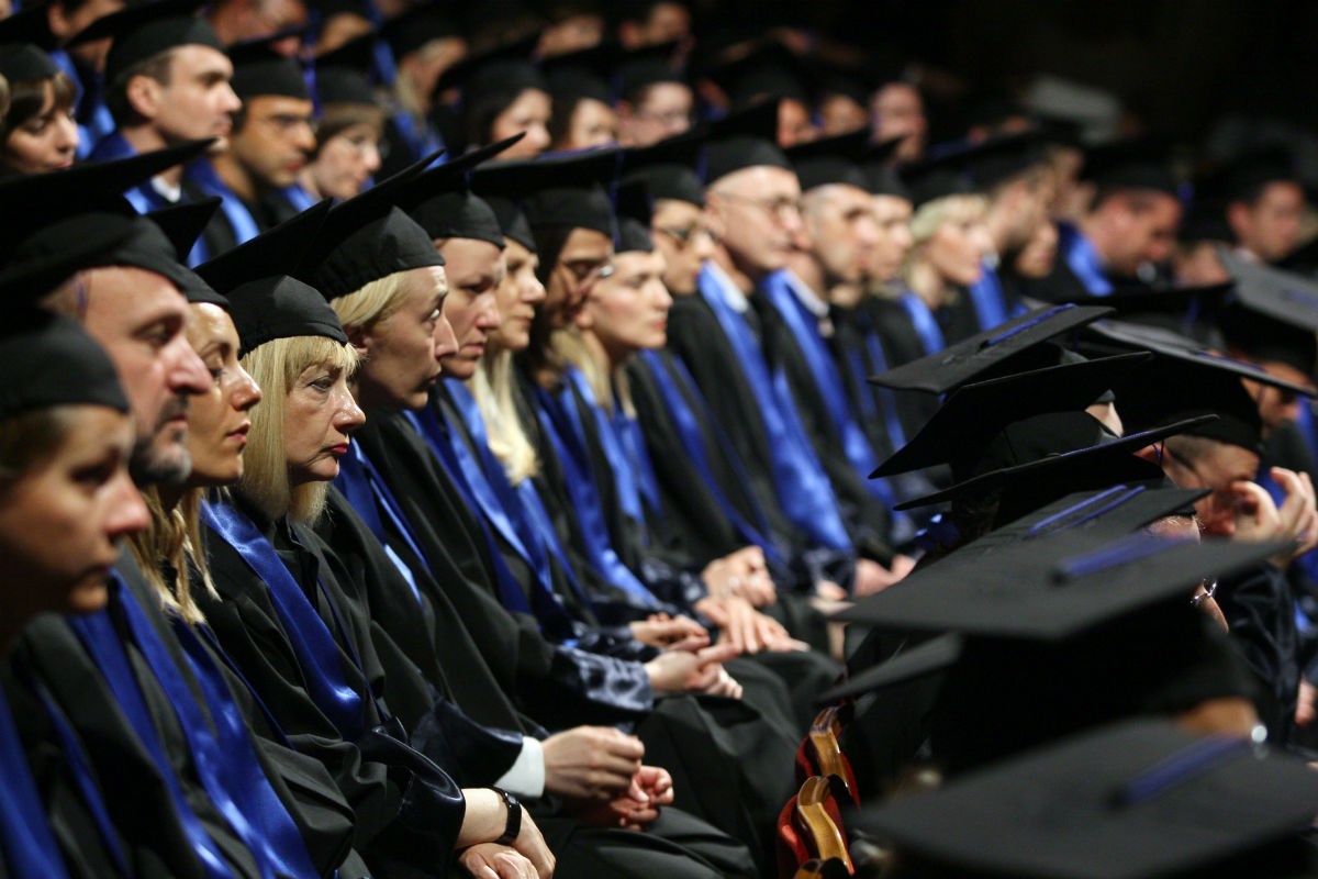 U prošloj godini doktorat je upisalo više žena nego muškaraca