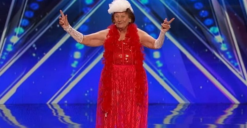 VIDEO Žiri i publika ostali u šoku: 90-godišnja baka počela se skidati na pozornici